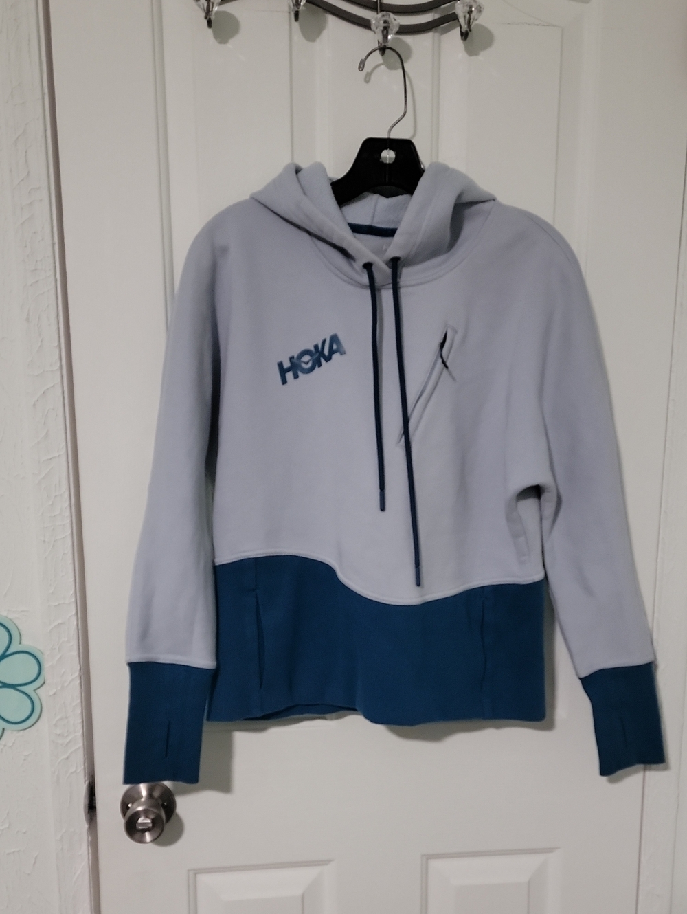 Hoka Light Blue & Teal Colorblock Hoodie Size Small